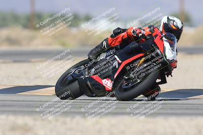 media/Oct-13-2025-Moto Forza (Mon) [[a66d839500]]/3-B Group/Session 3 (Turn 16)/
